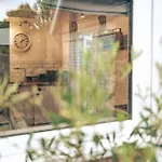 Gorgeous Townhouse With Garden & Open Living