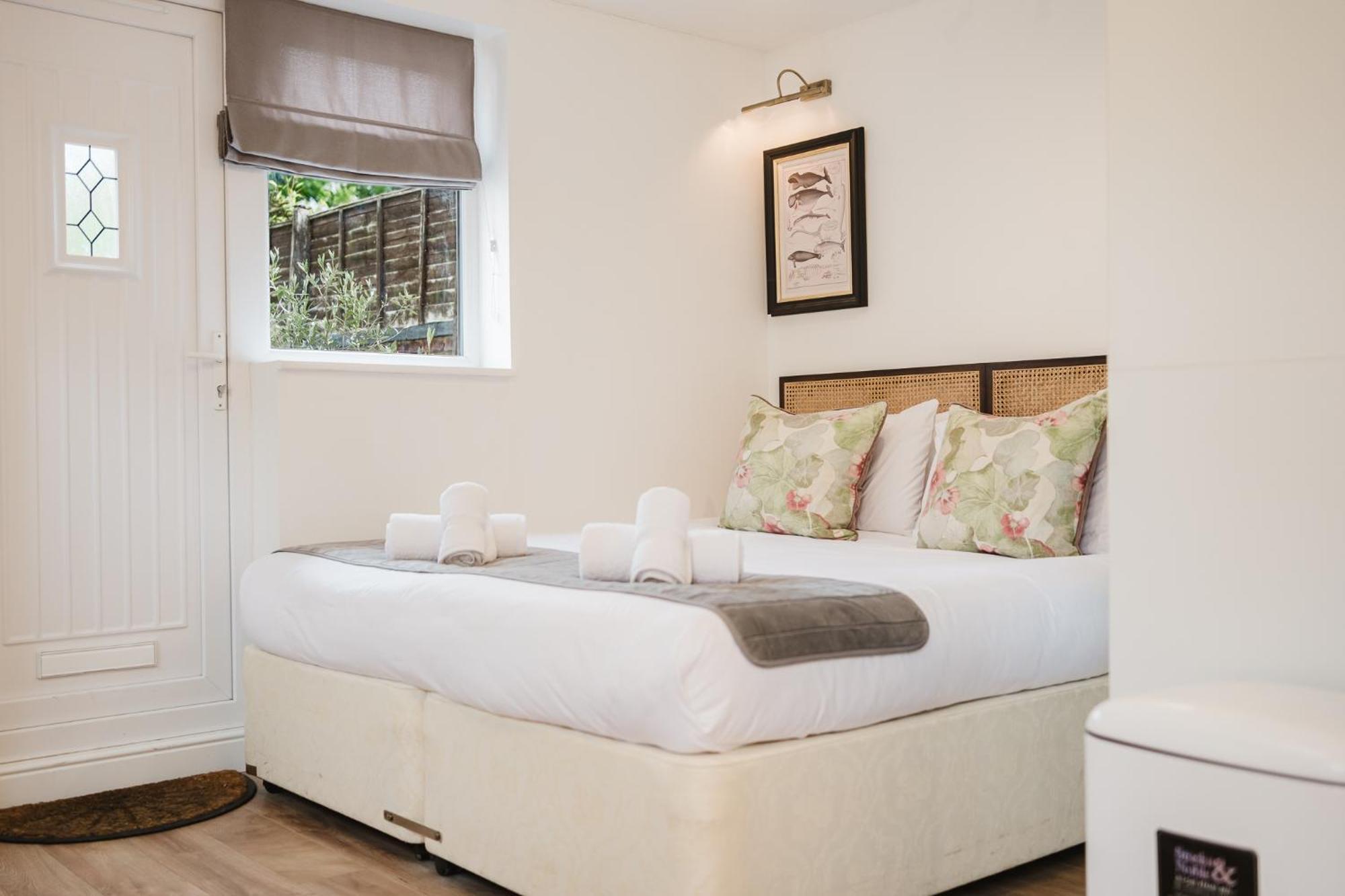 Apartment Gorgeous Townhouse With Garden & Open Living *