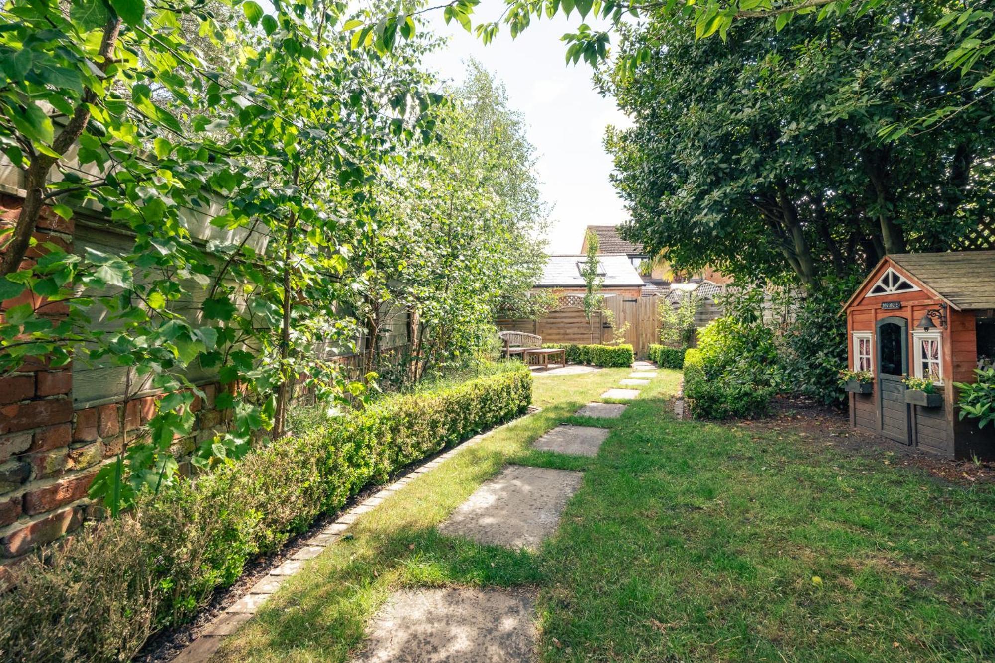 Apartment Gorgeous Townhouse With Garden & Open Living Cheltenham
