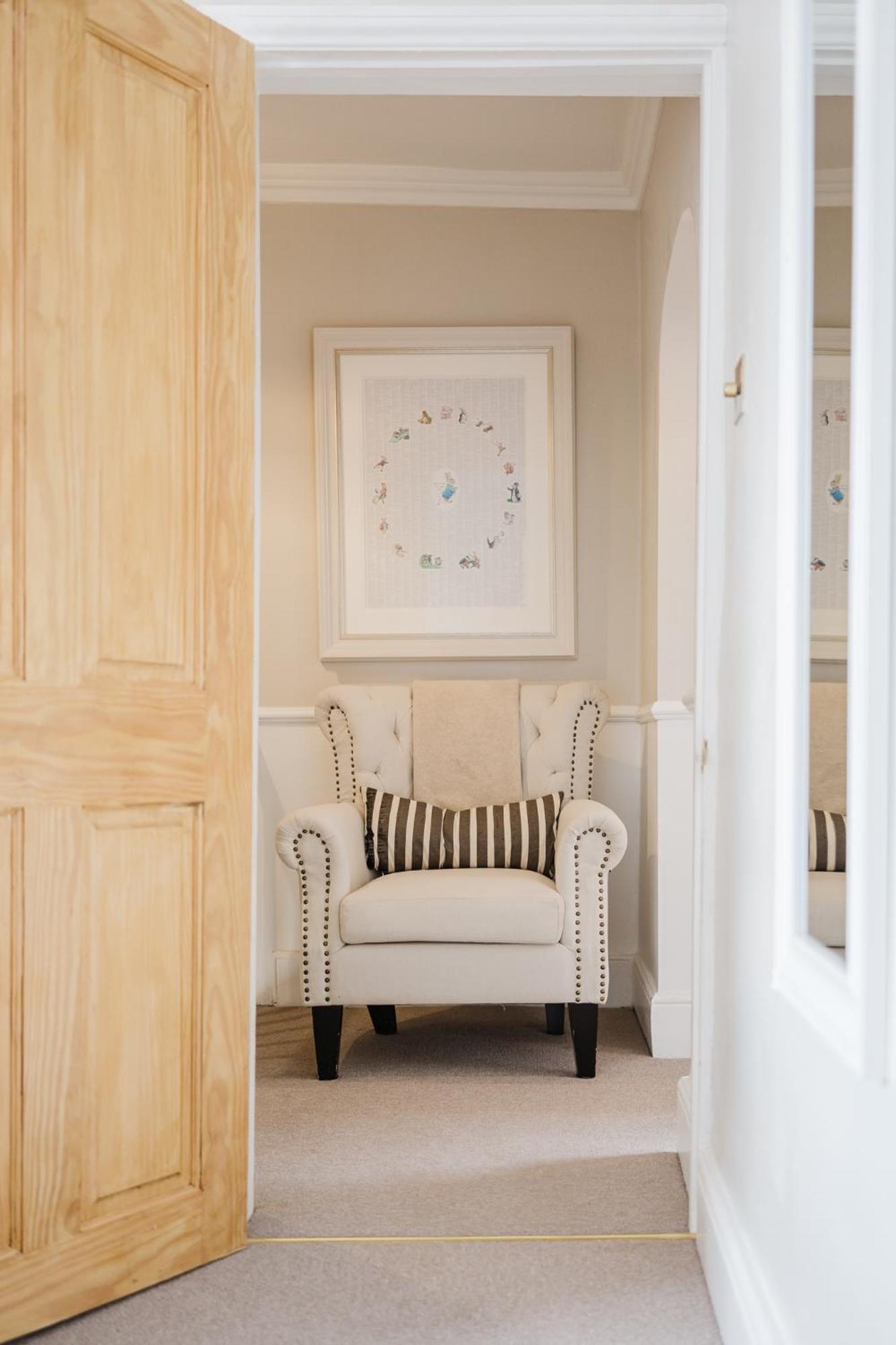 Gorgeous Townhouse With Garden & Open Living Cheltenham