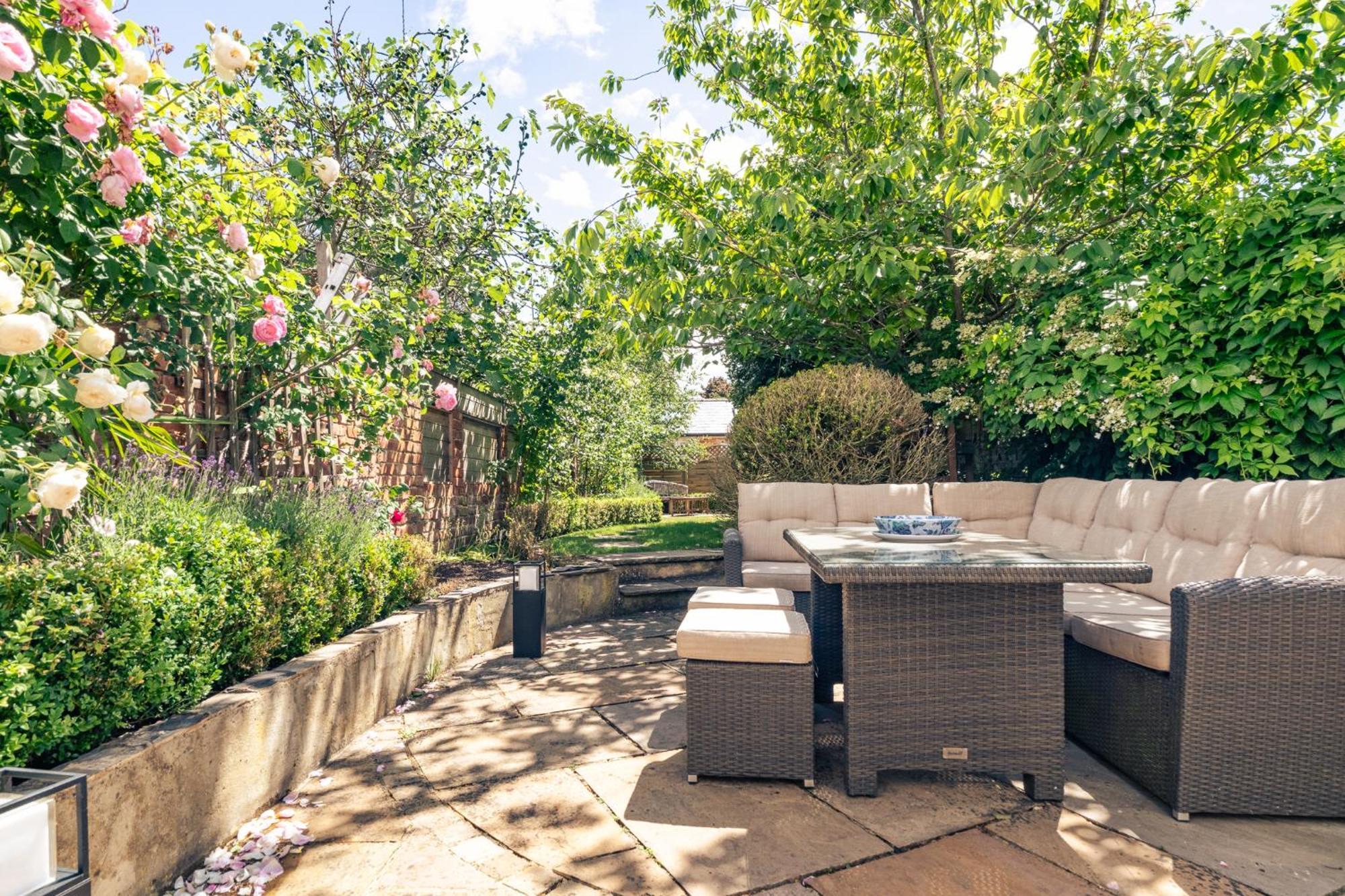 Apartment Gorgeous Townhouse With Garden & Open Living Cheltenham